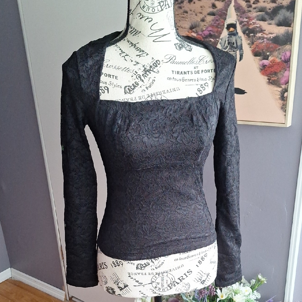 Fitted Black Long Sleeve Blouse with Square Neckline